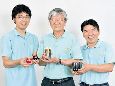 株式会社アサヒ 代表取締役 田中 正三 氏/取締役 業務部長 田中 宏亜 氏/企画部課長 星 達朗 氏