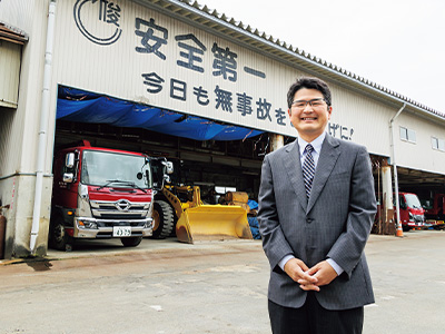 業務部 古関(こせき)潤 氏