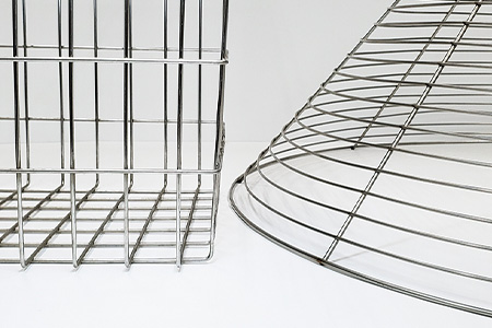 ステンレスメッシュパネルといった、大型の製品