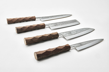 柄に名栗加工を施したオール三条製の包丁