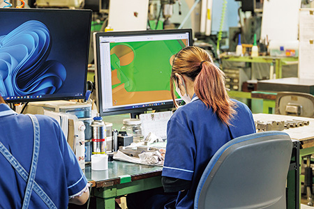 PCを活用する社員