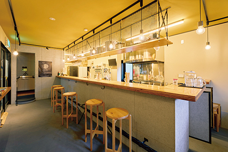 ジョークンビールラボ湯沢店の内観