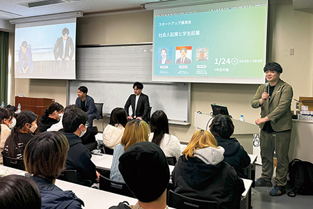 講演活動の様子