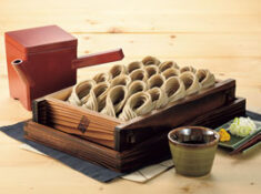 株式会社玉垣製麺所【「美味しい物を安く」をこの先へ、つなぎと工程の新デザイン(みのりそば)】