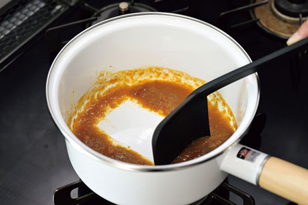 ひし形だから、なべ底をこそげる!