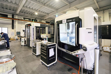 複雑な加工を得意とするDMG森精機の5軸加工機